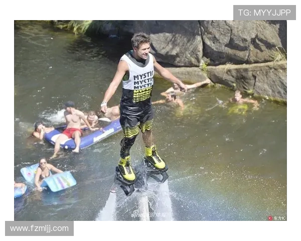 从高空一跃而下的艺术与勇气探秘跳水运动的力量与美感 从高空一跃而下的艺术与勇气探秘跳水运动的力量与美感